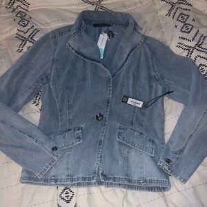 Denim blazer from Stitchfix. Brand new with tags. Brand is Dictionary. Medium.